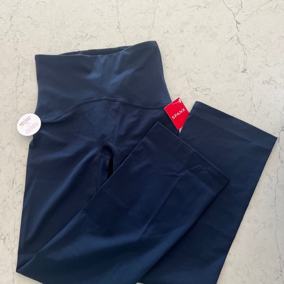 SPANX Booty Boost Active Ankle Flare Pant Navy Blue size XS - Picture 3 of 7